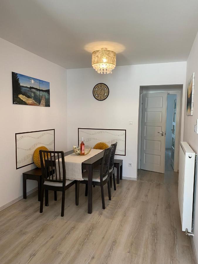 Moonshine Szeged Apartamento Exterior foto
