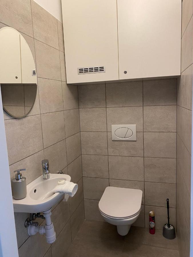 Moonshine Szeged Apartamento Exterior foto