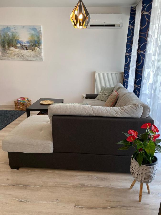 Moonshine Szeged Apartamento Exterior foto