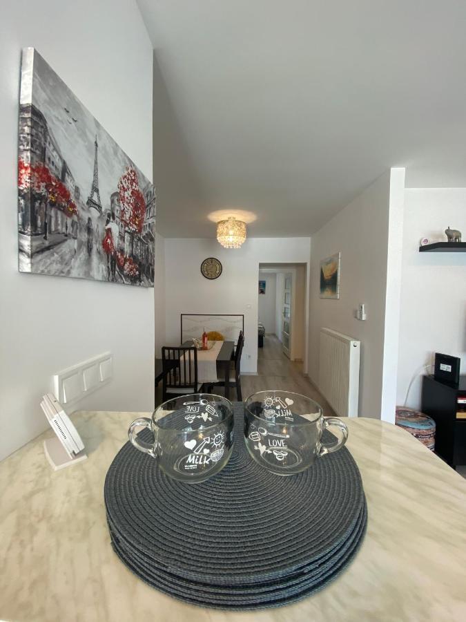 Moonshine Szeged Apartamento Exterior foto