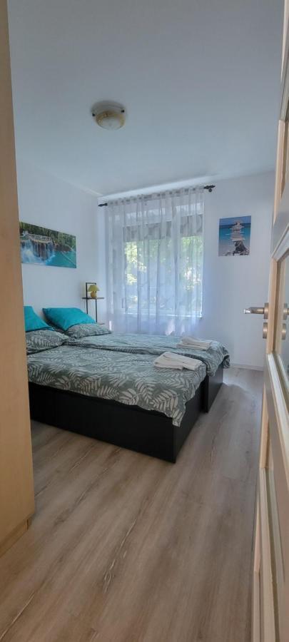 Moonshine Szeged Apartamento Exterior foto